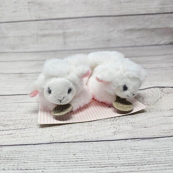 NWT Doudou et Compagnie Paris Newborn White and Pink Lamb Bootie Rattle Slippers - Picture 2 of 3